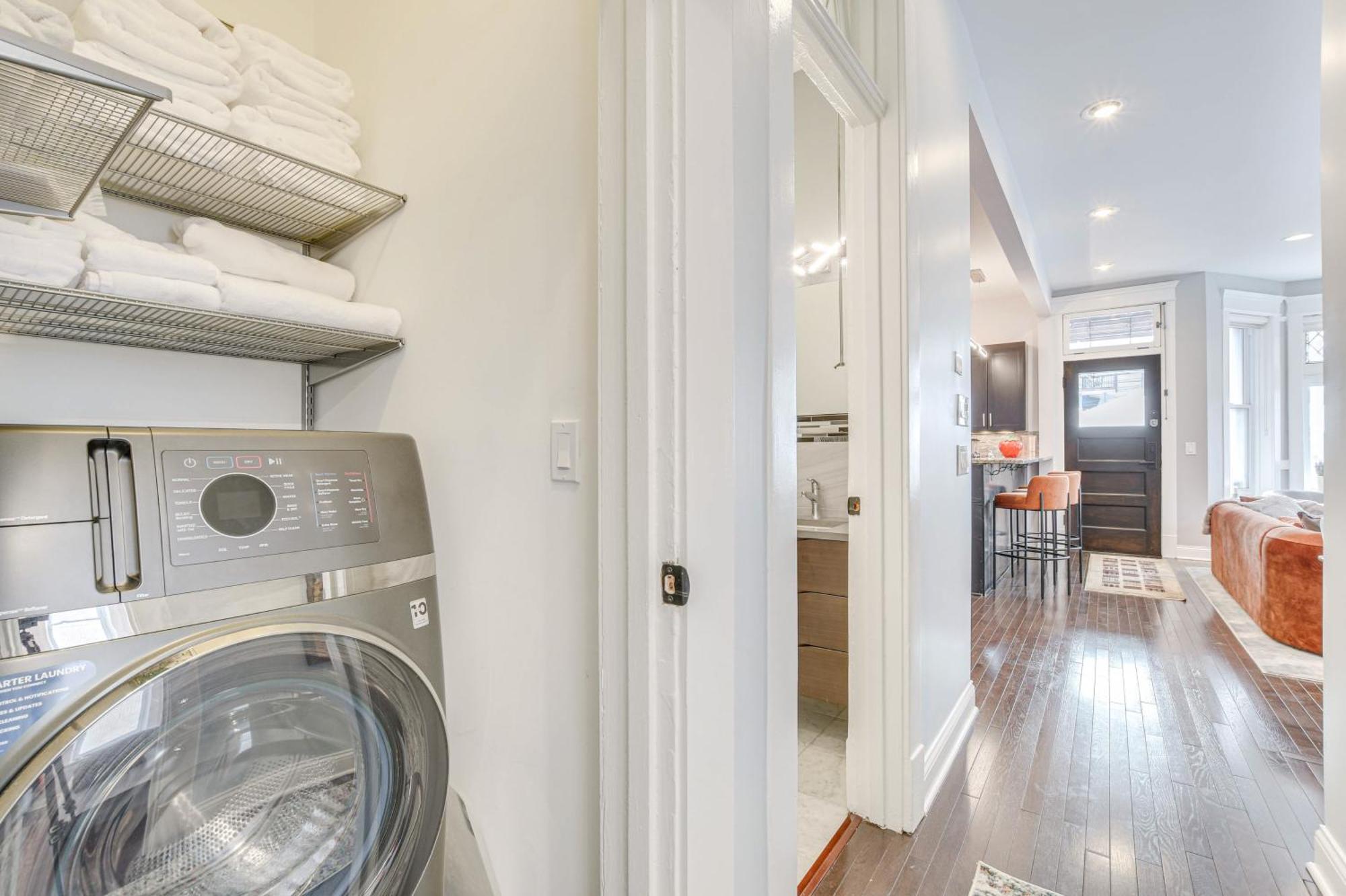 Spacious Condo With Deck About 3 Mi To Downtown Chicago! Exterior photo