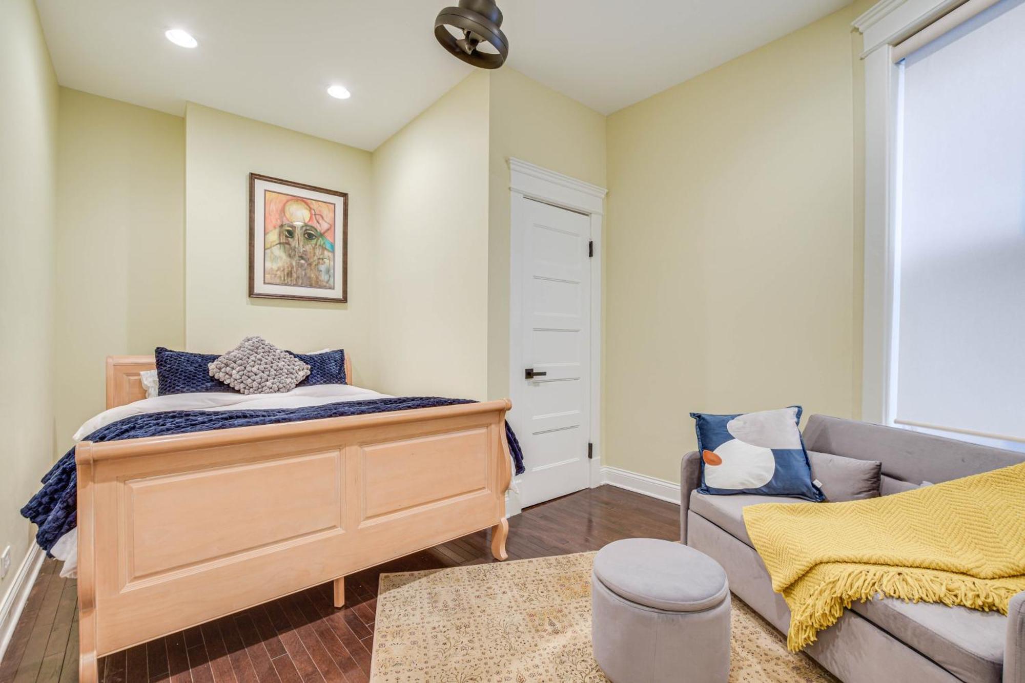 Spacious Condo With Deck About 3 Mi To Downtown Chicago! Exterior photo