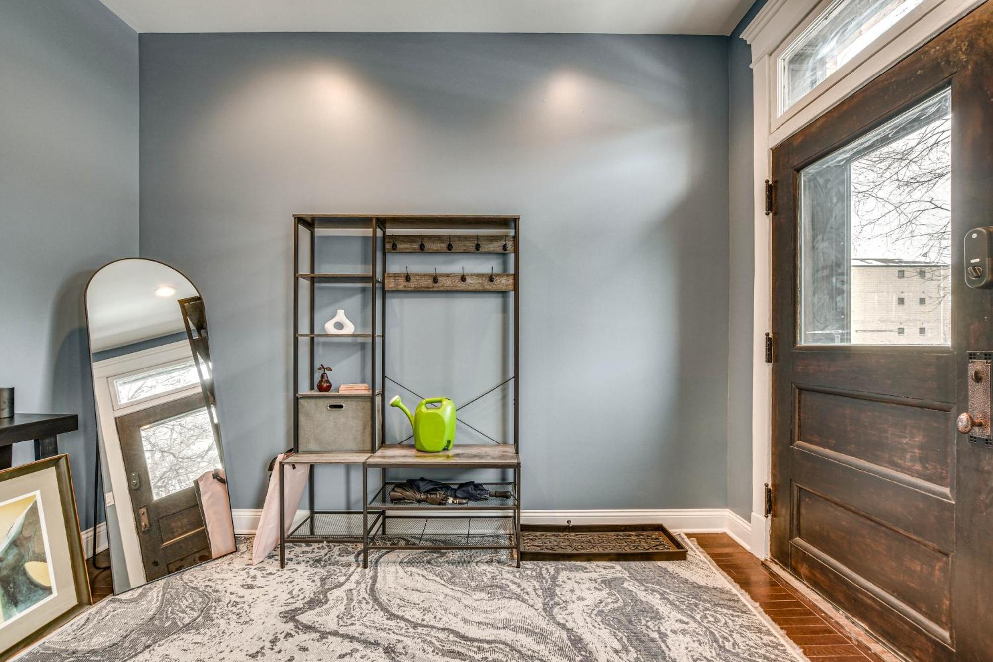 Spacious Condo With Deck About 3 Mi To Downtown Chicago! Exterior photo